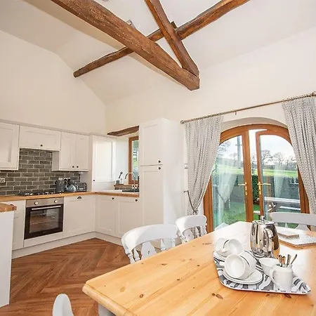 Barn, A Luxury, Chacterful With 2 Dogs Welcome And Wood Burning Stove