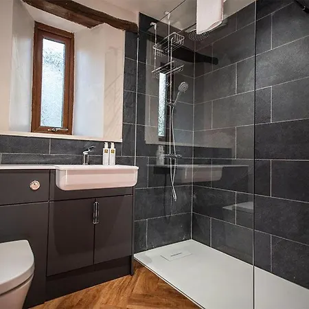 Barn, A Luxury, Chacterful With 2 Dogs Welcome And Wood Burning Stove Castle Carrock