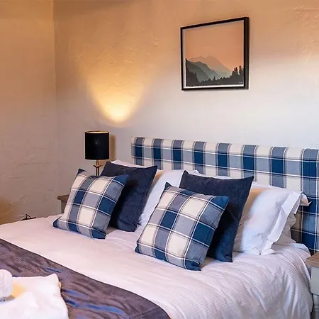 Barn, A Luxury, Chacterful With 2 Dogs Welcome And Wood Burning Stove