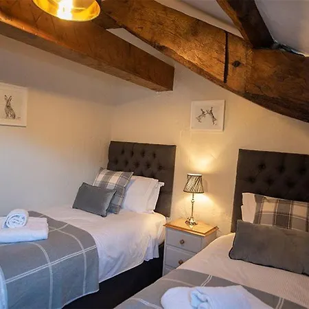 Barn, A Luxury, Chacterful With 2 Dogs Welcome And Wood Burning Stove * Castle Carrock