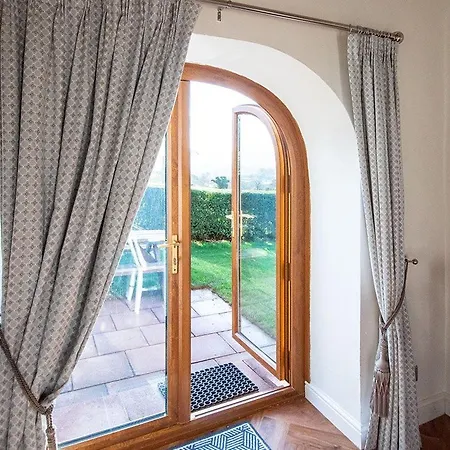 Ferienhaus Barn, A Luxury, Chacterful With 2 Dogs Welcome And Wood Burning Stove