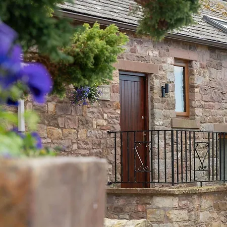 Barn, A Luxury, Chacterful With 2 Dogs Welcome And Wood Burning Stove Ferienhaus Castle Carrock